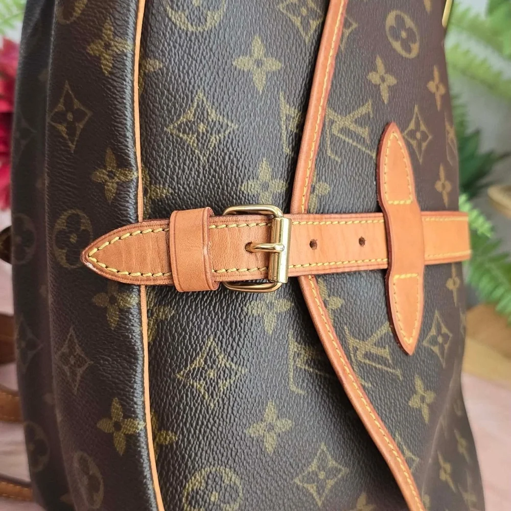 Louis Vuitton Monogram Canvas Crossbody Bag - Brown/Tan
